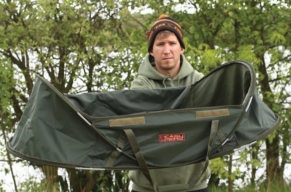 A pop-up unhooking mat