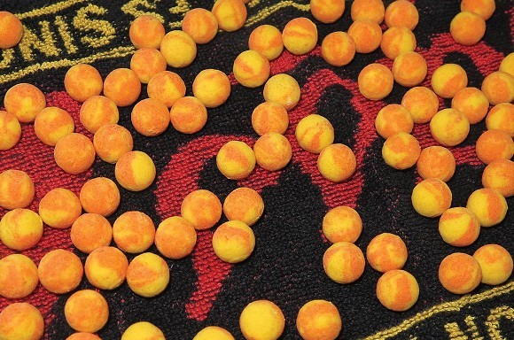 16mm YELLOW & ORANGE POP-UPS BOILIES UNFLAVOURED OR FLAVOURED & WITH DIP/GLUG 