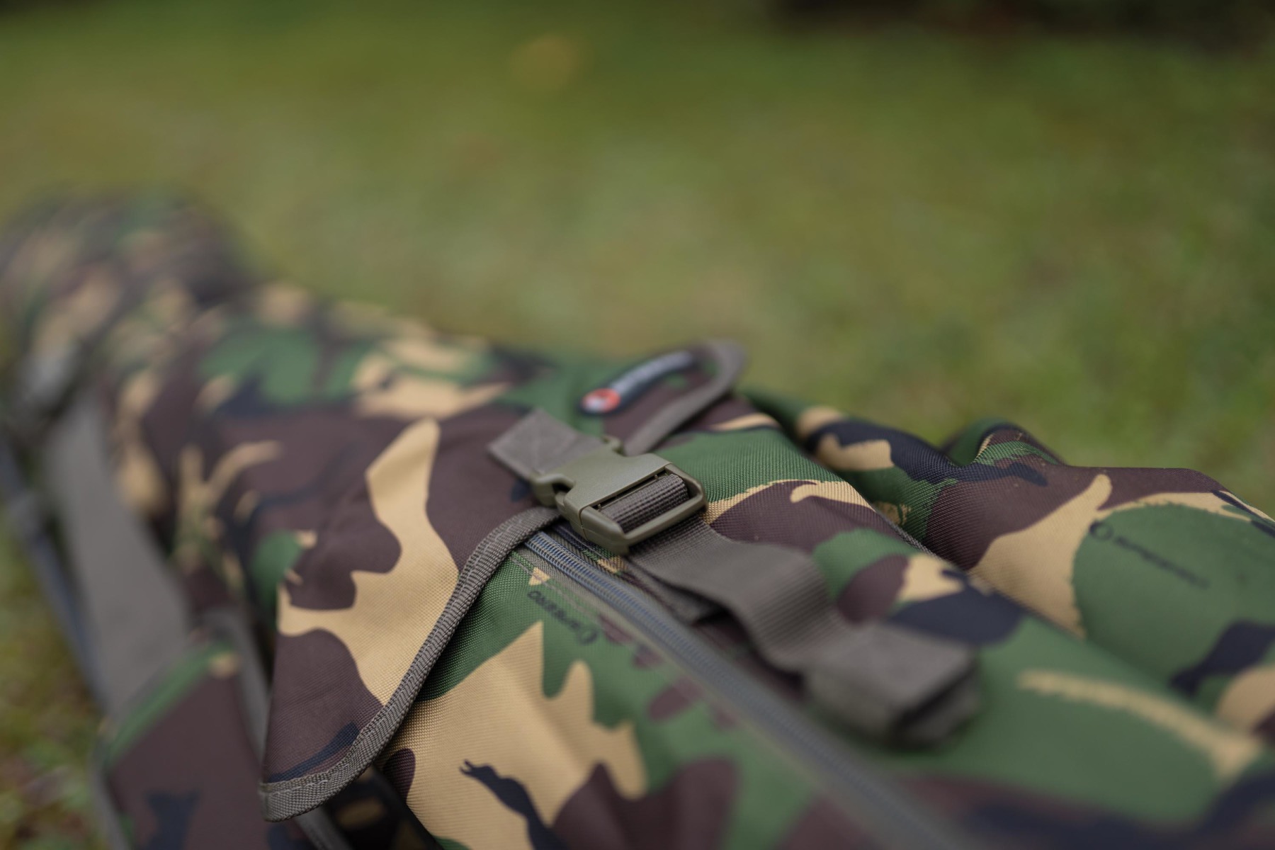 Plus two external pockets for nets, slings, retainers and a brolly-type bivvy
