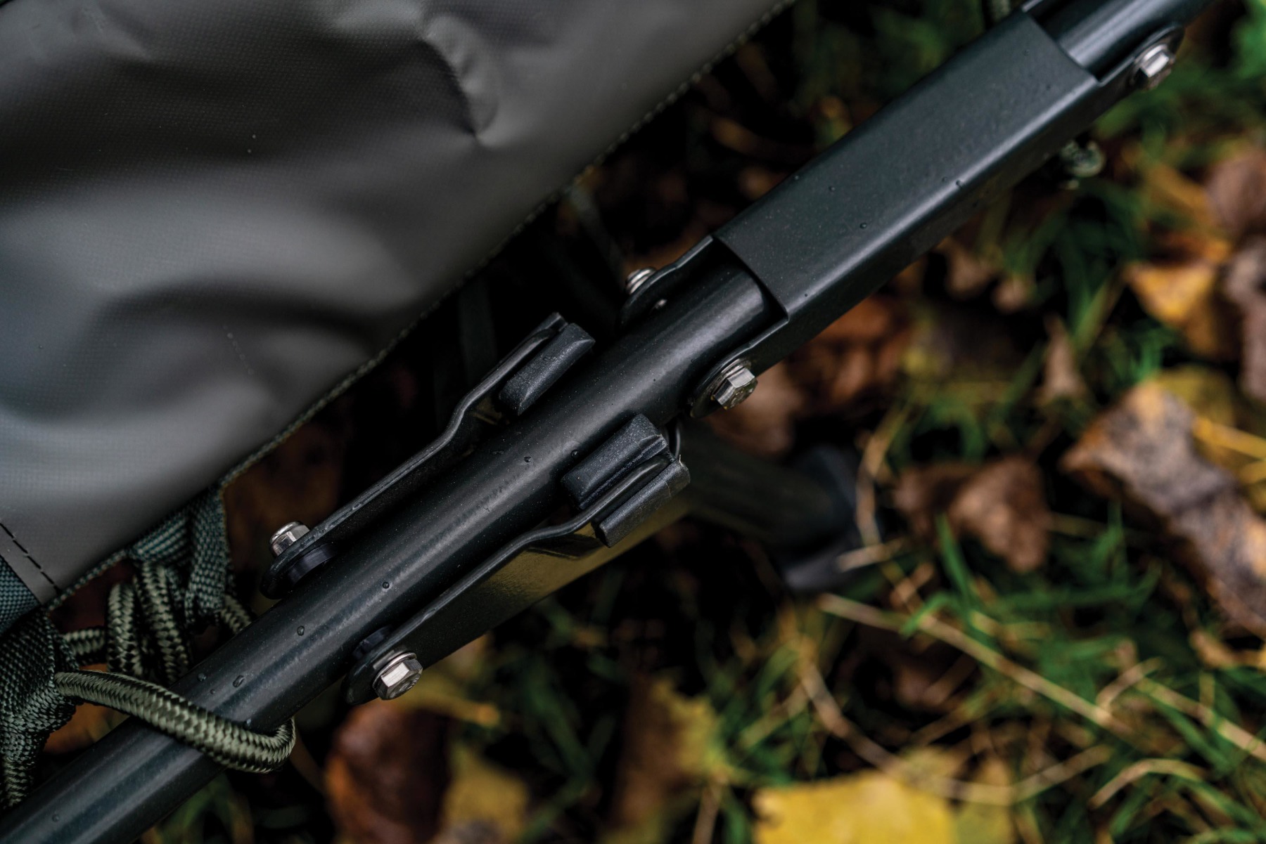 The ‘Dual-Fold Bracket System’ allows you to fold them up with a sleeping bag inside