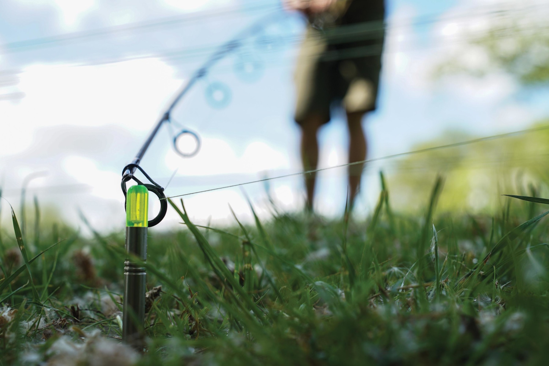 The equation is simple: for every two feet of depth, he’ll clip up his spod rod one foot shorter than my fishing rods