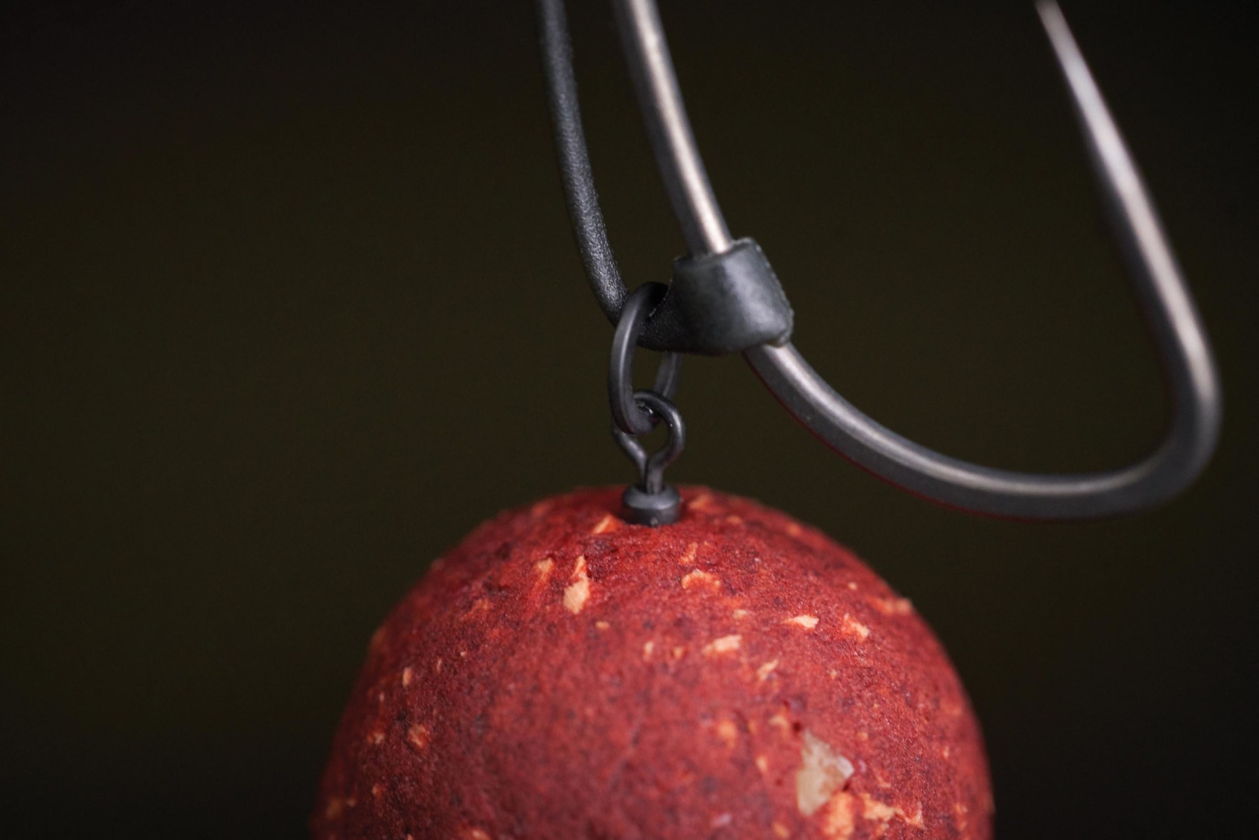 The base of the extended ‘D Rig Kicker’ is positioned opposite the barb. As Phil touches on, he uses a couple of different tools to mount his hookbait, from a mini Hook Swivel, to a rig ring, to a Hookbait Screw.