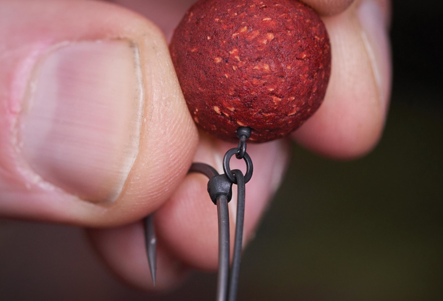 For cork-dust wafters that I want to ‘hover’ above the hook, a hook ring swivel works best