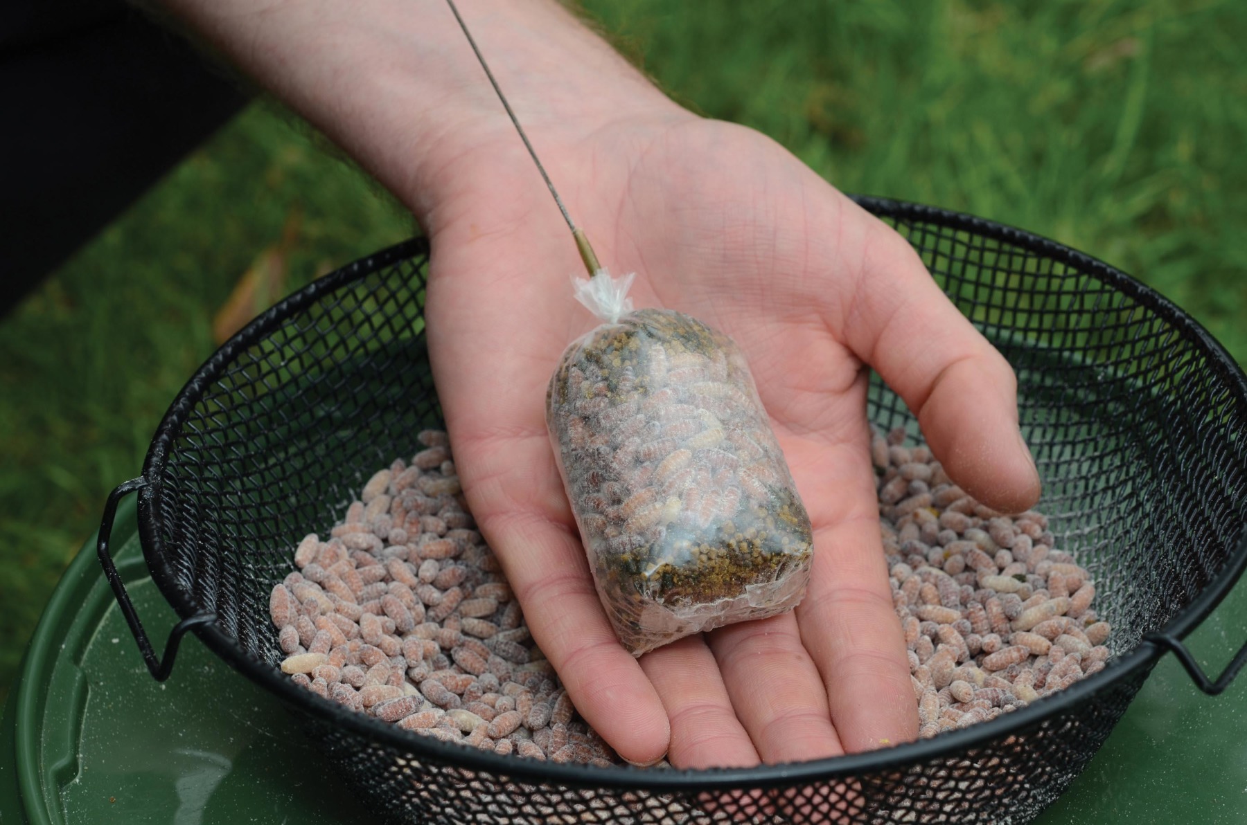 8.
Here is the finished bag all ready-to-go - a perfect mouthful.