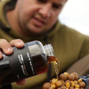 He sticks to a simple mix of boilies and corn for most of his fishing