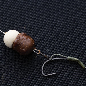 8. Mount your chosen hookbait on a doubled-over piece of floss. 