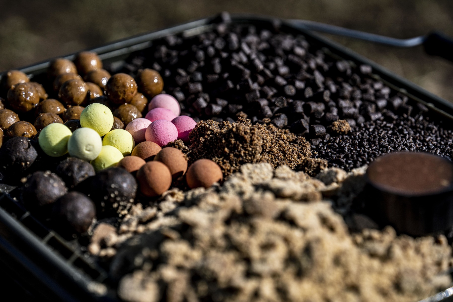 Flake (Stabilised and Frozen), Hookbait Kit Pellets 2 and 6mm (900g and 5kg) and Cultured Stick Mix